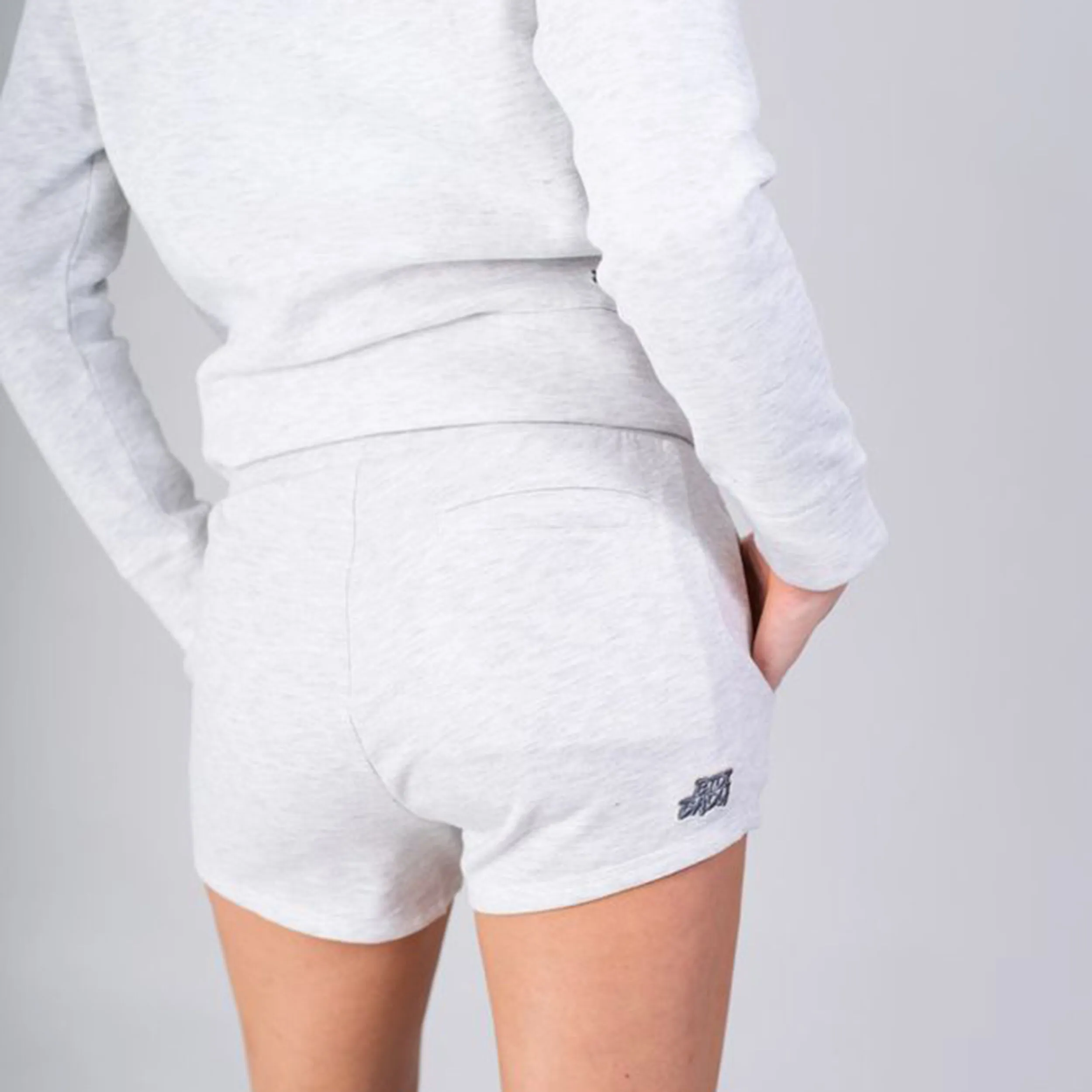 Alela Basic Shorts Mujeres