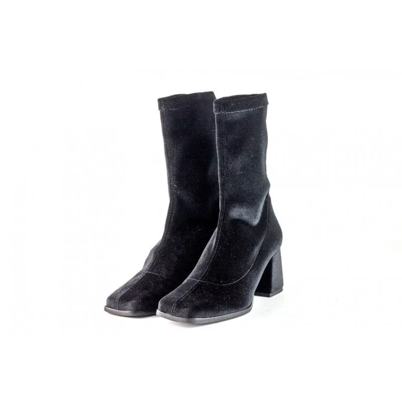 Botas Pilar baños terciopelo negro