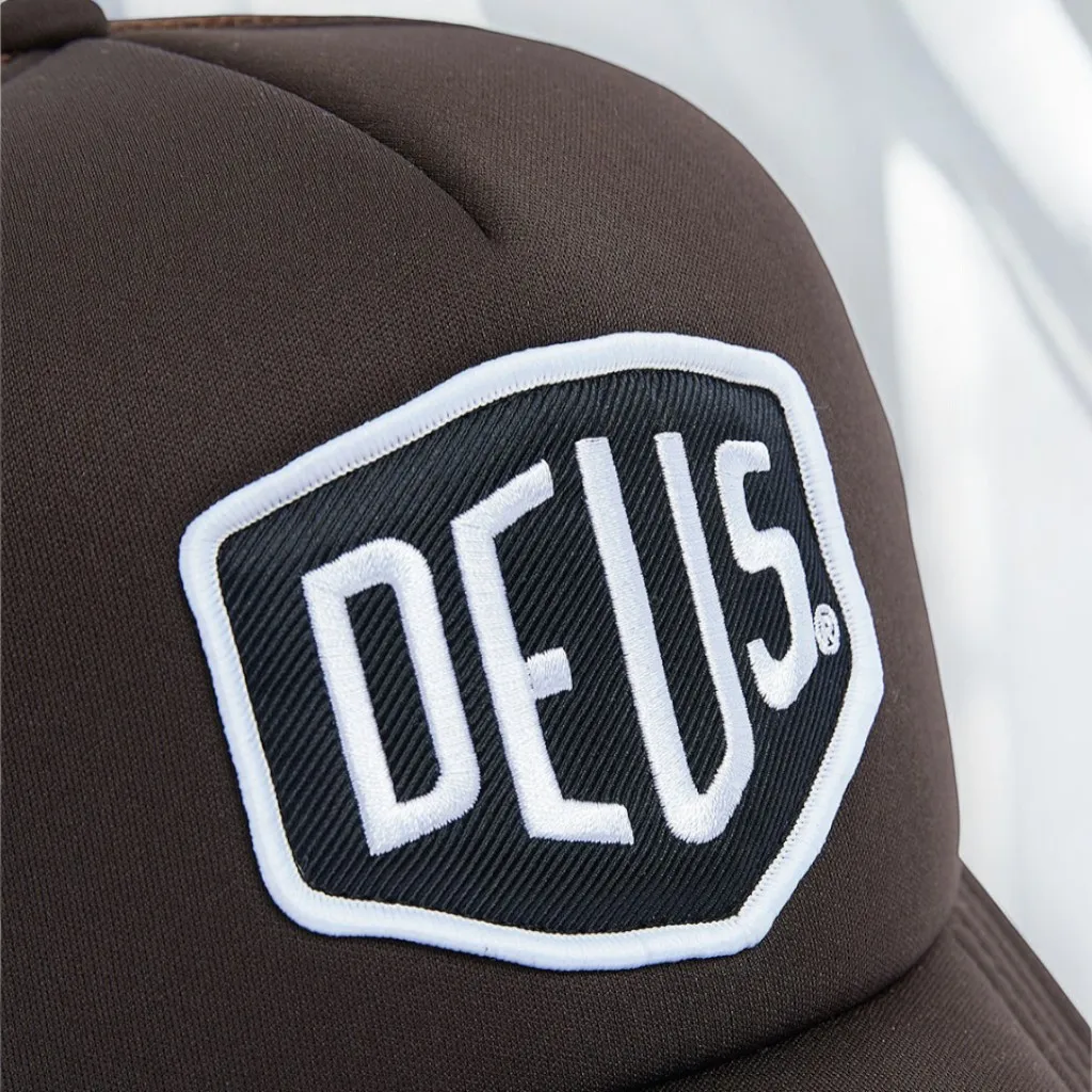 Deus Ex Machina – Gorra Baylands trucker choc brown